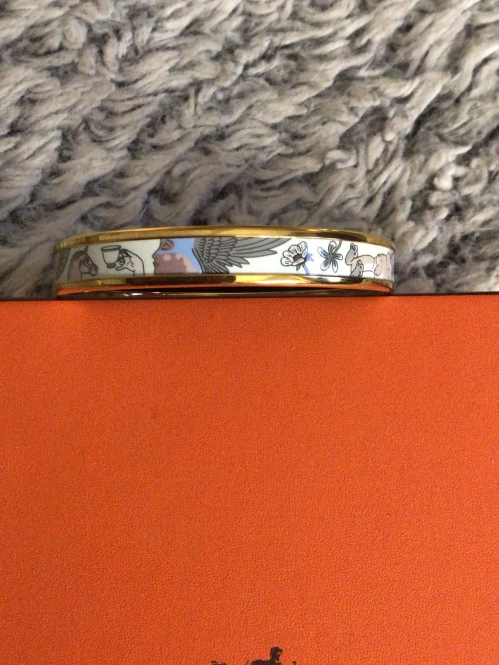 Designer Inspo Enamel Bangle - Picture 3 of 7